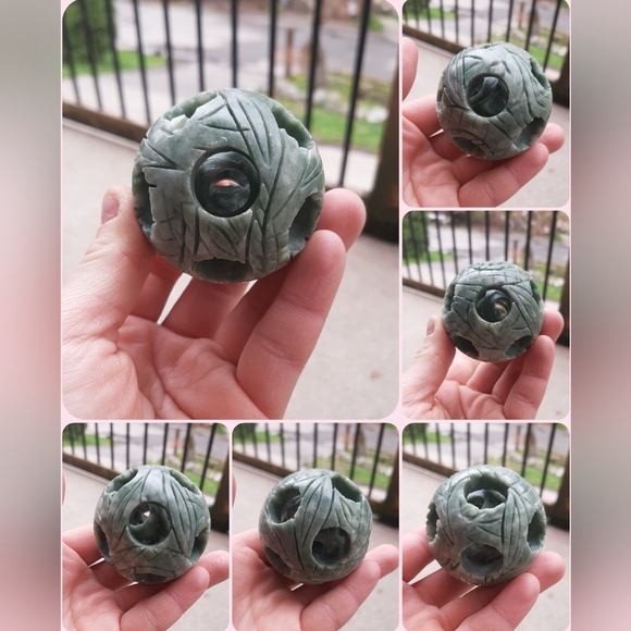 Green jade sphere - Picture 1 of 1